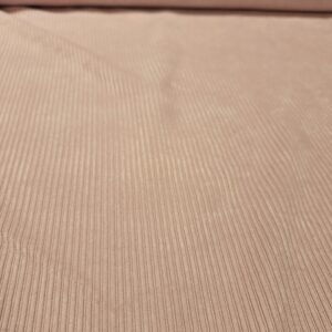 Lila relief ribfluweel